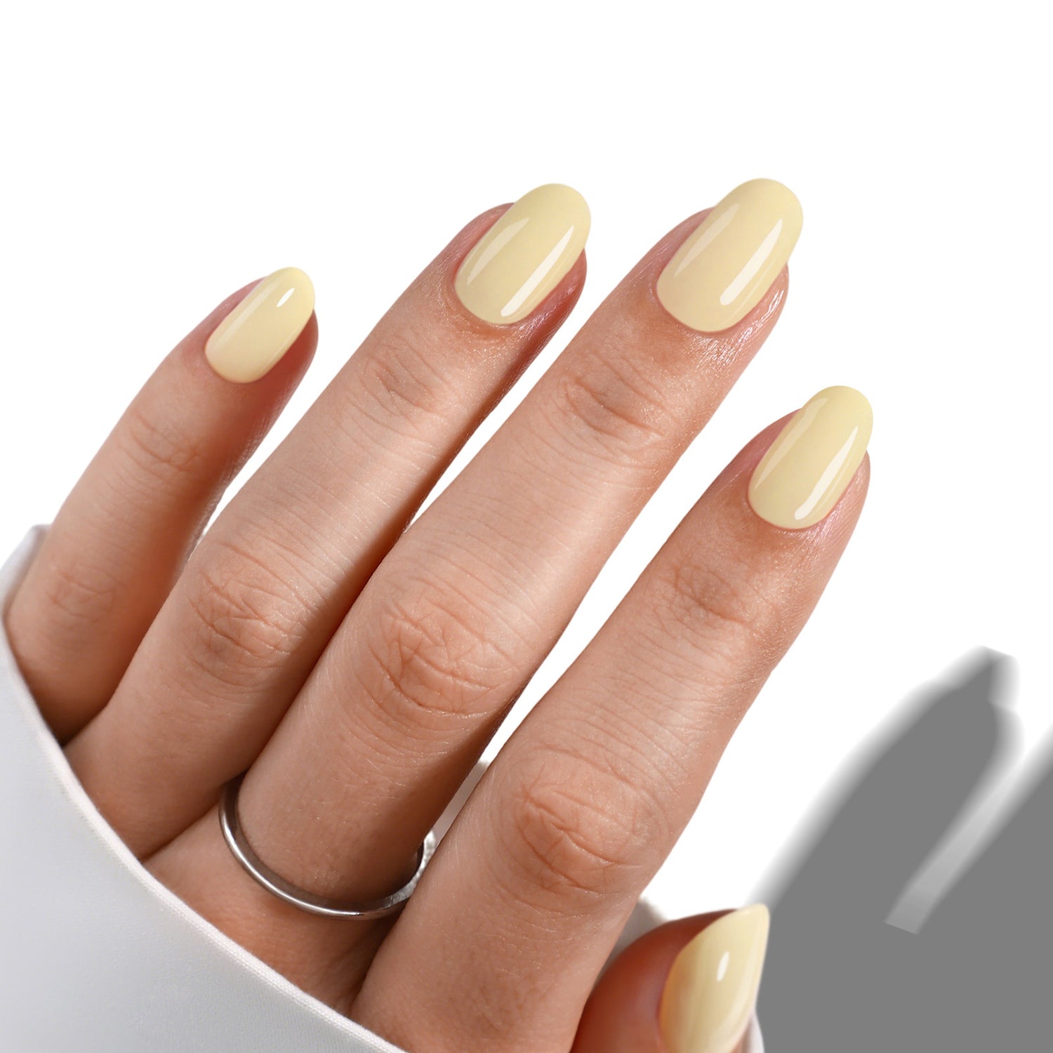 Ongles ronds à coller jaune beurre