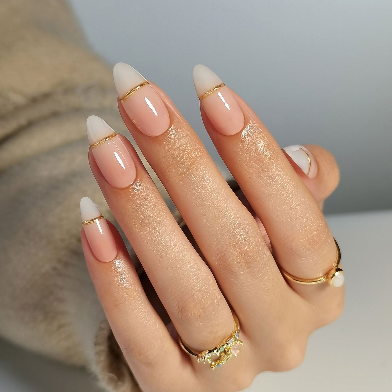 Faux ongles en amande rose ombré doré - Ongles à coller