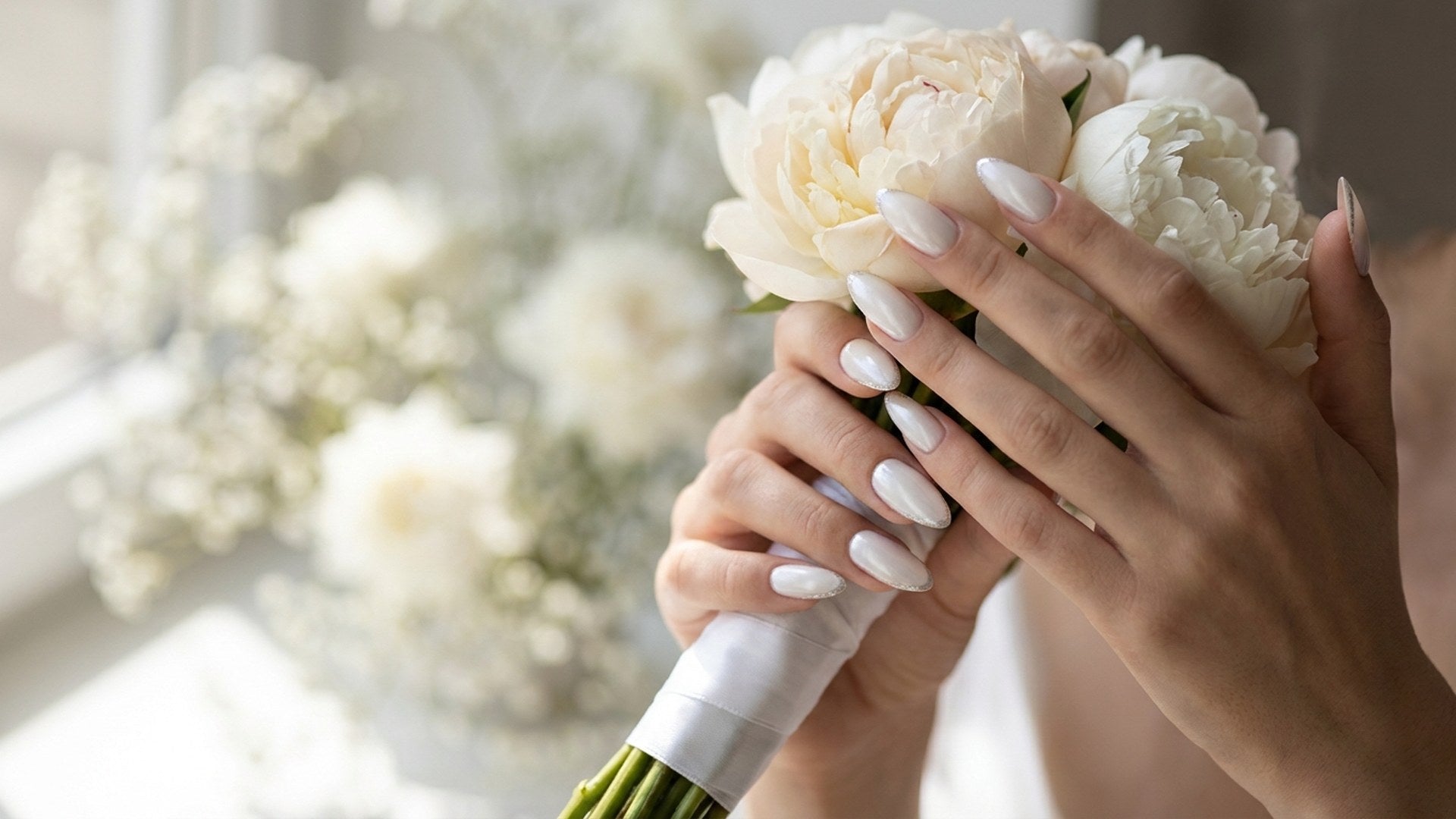 Wedding Press-On Nails for Your Big Day hero image