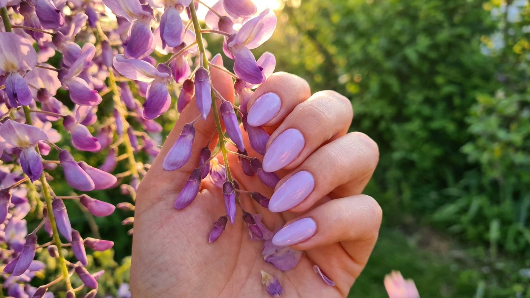 Summer Almond Nails 2026: 10 Trending Designs hero image