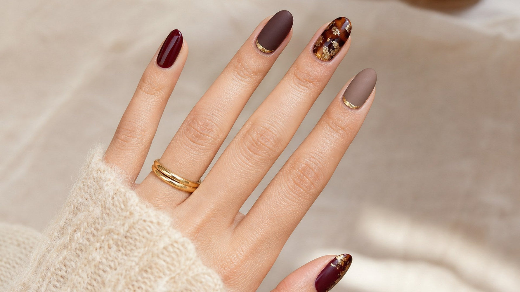 Fall Nail Ideas 2026: 18 Cozy Looks From Burgundy to Gold hero image