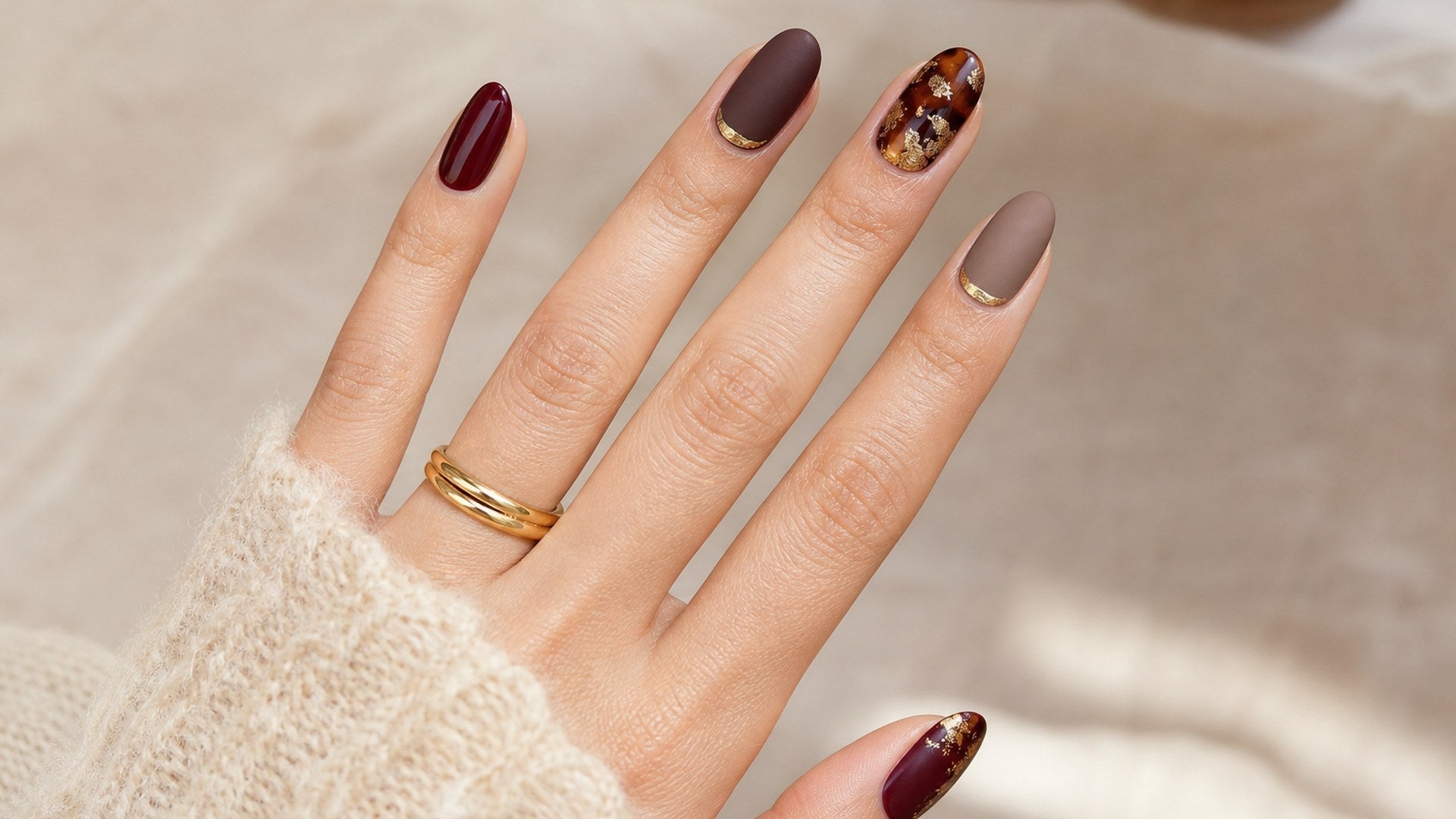 Fall Nail Ideas 2026: 18 Cozy Looks From Burgundy to Gold hero image