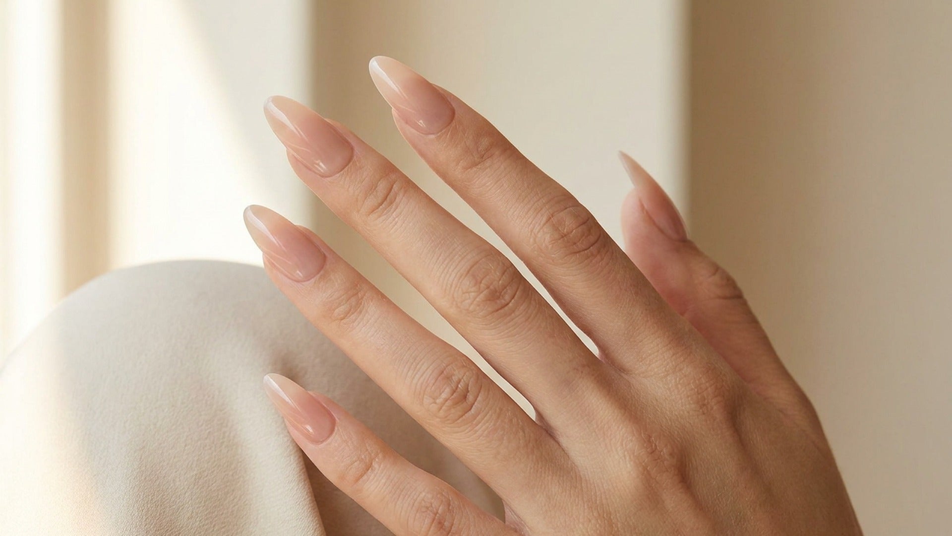 How Long Does Nail Glue Take to Dry? Timing Guide by Type hero image