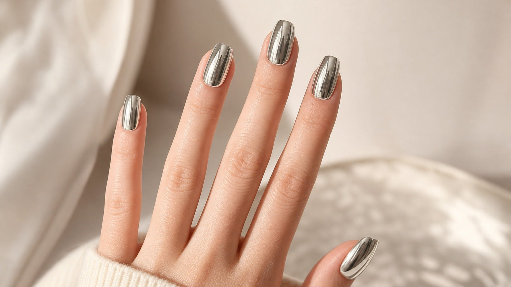Chrome Press-On Nails vs Chrome Powder: The Mirror Look hero image