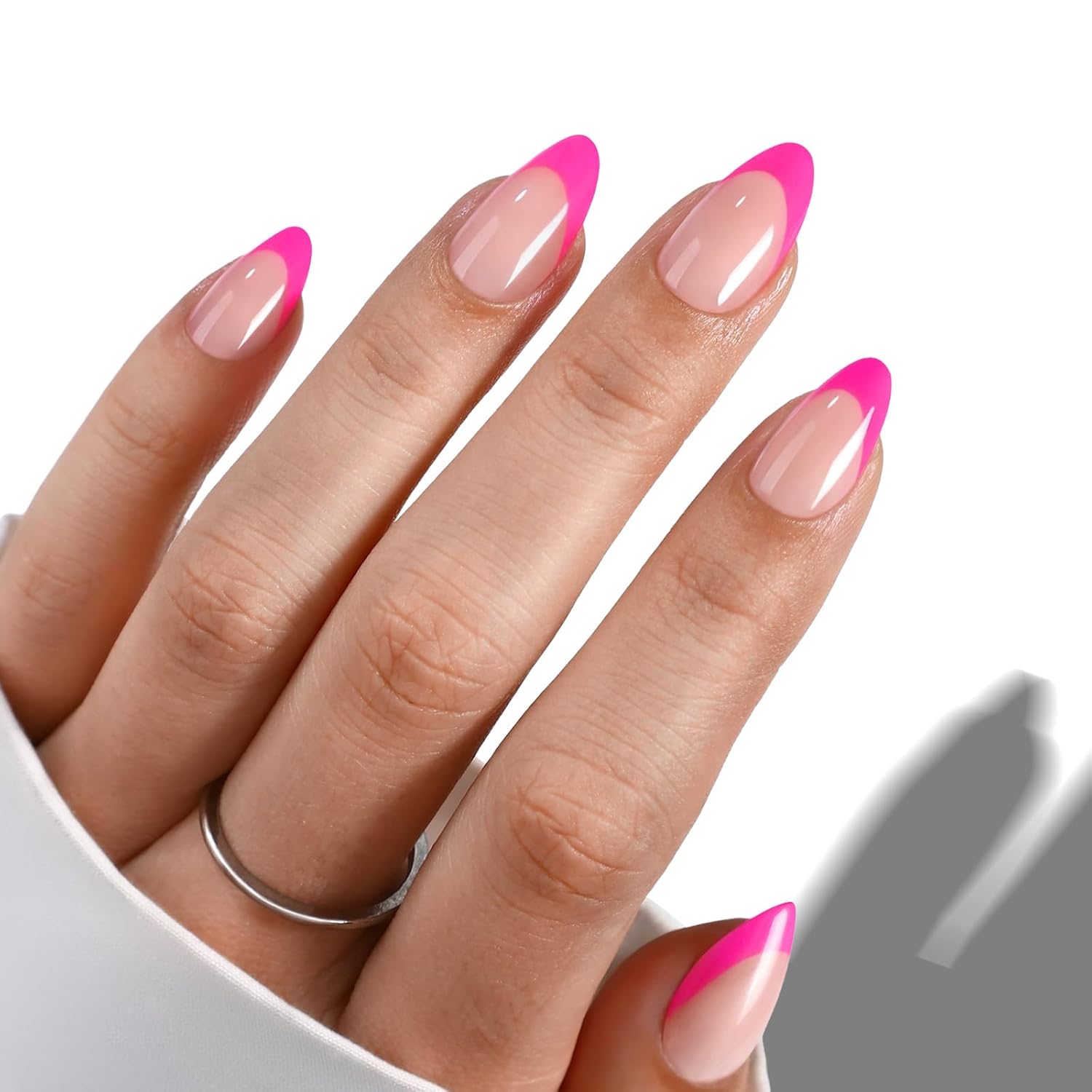 Ongles français aux amandes et aux baies d'été
