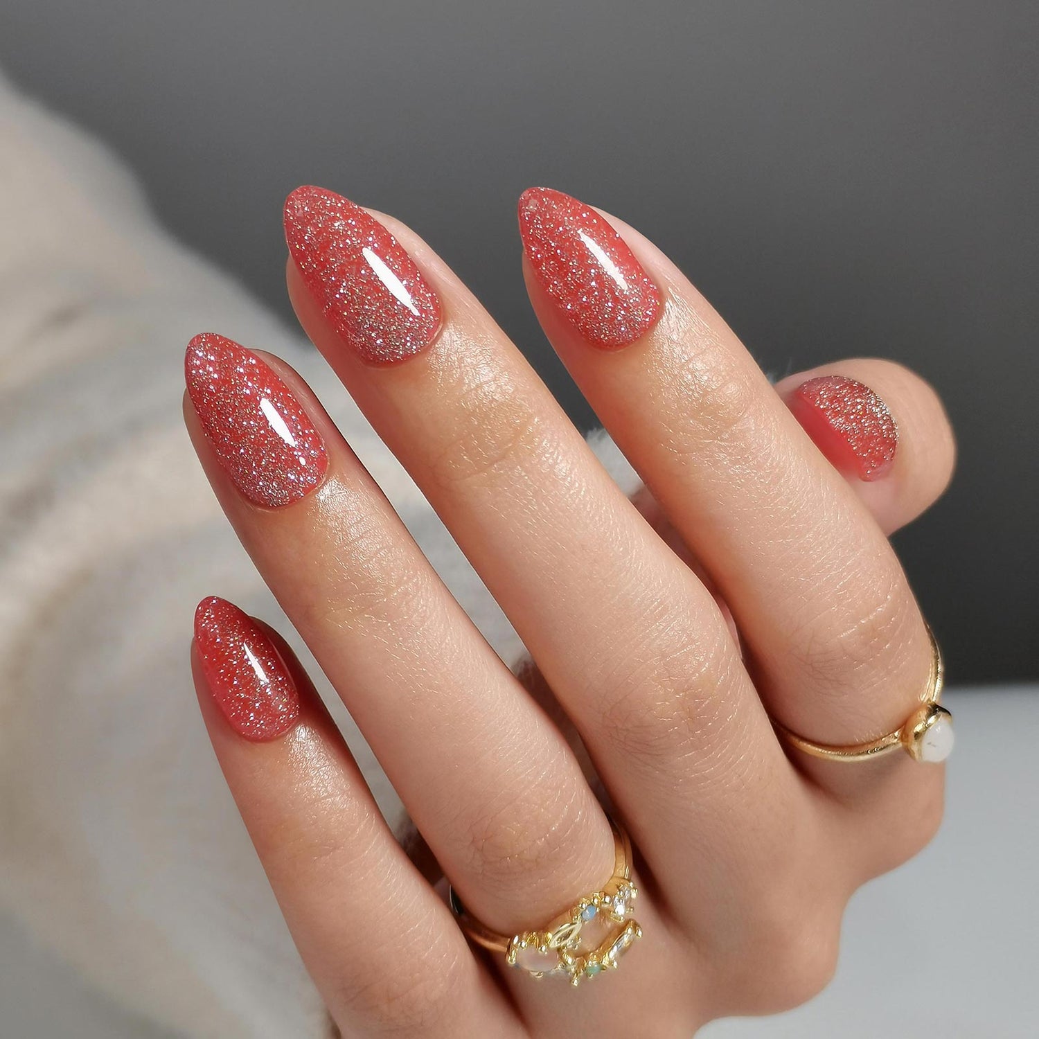 Glitzernde rote weiche Gel-Mandel-Press-on-Nägel