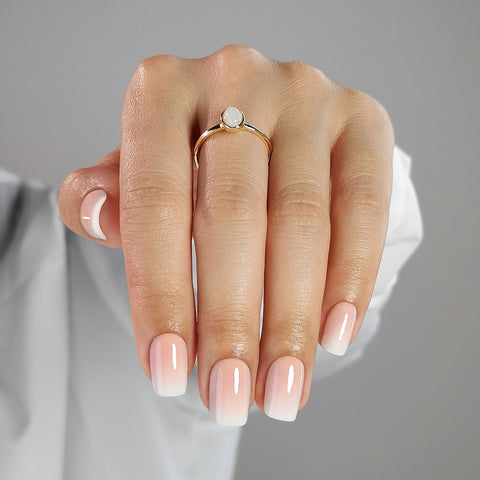 Gradient White Ombre Short Square Nails
