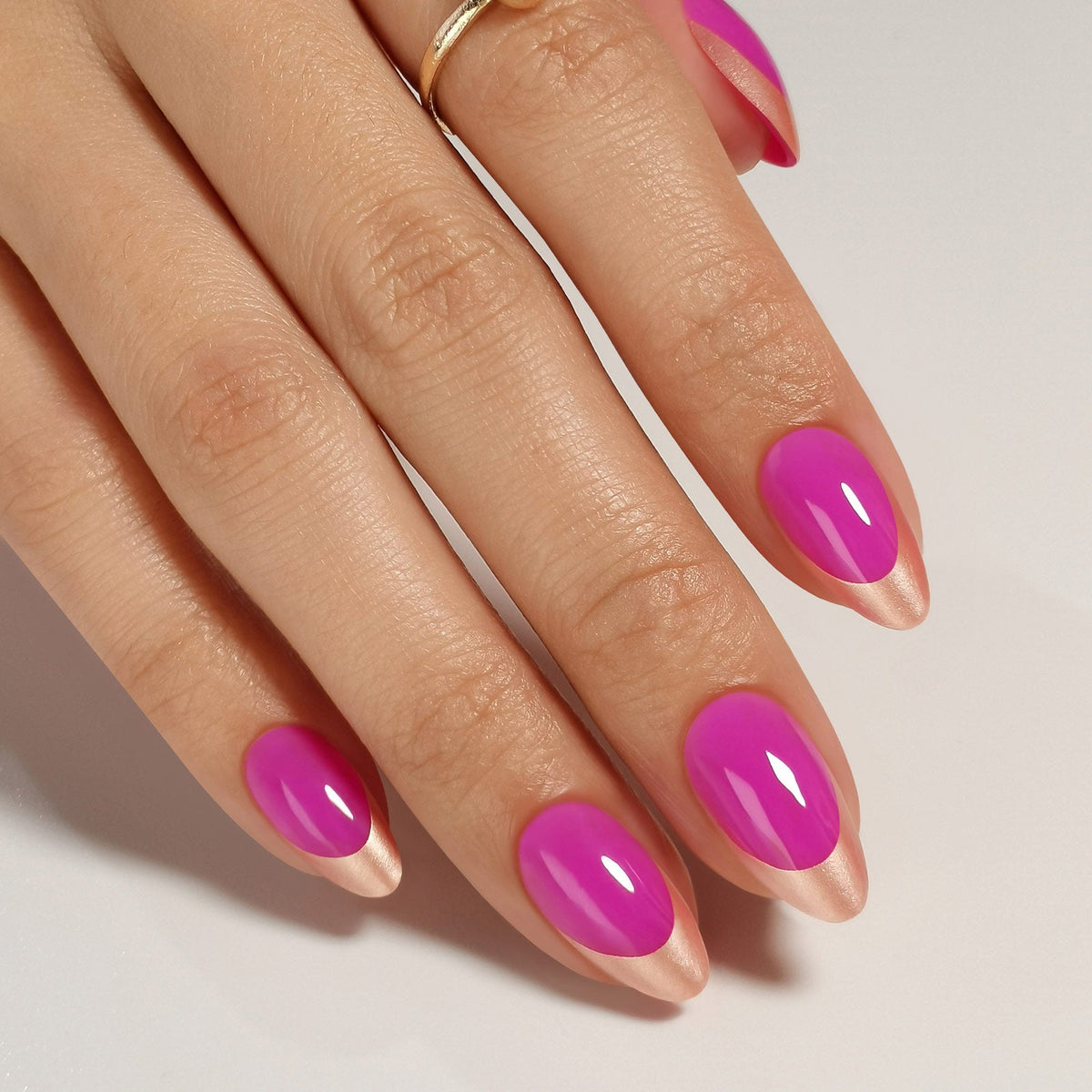 Gambar produk kuku press-on French Tip Chrome Rose Gold, bentuk almond pendek 6 | SHANGMENG®