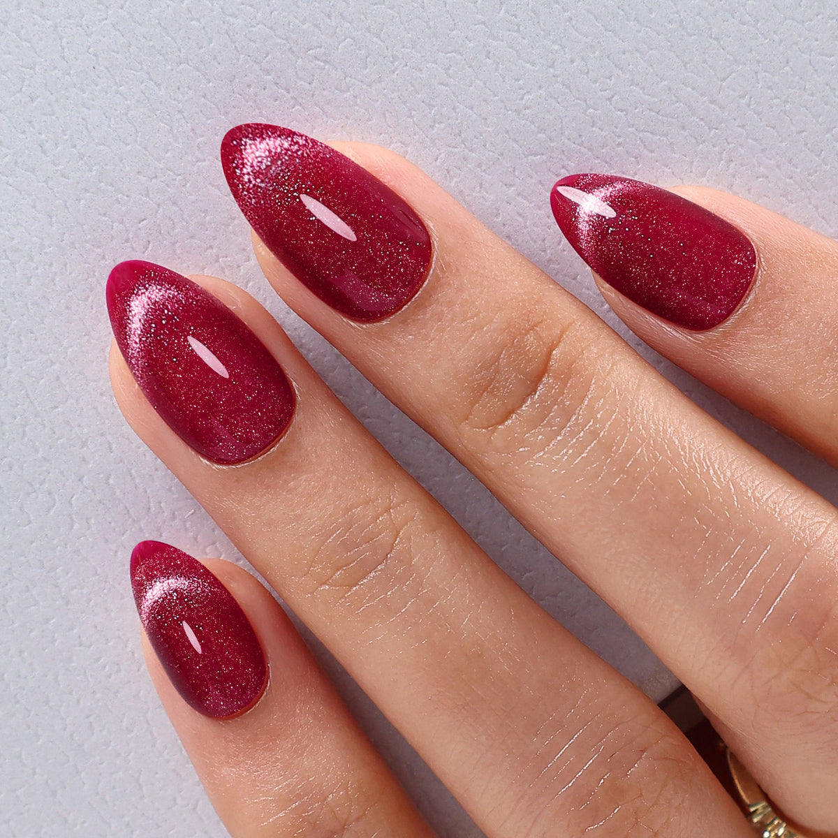 Berry Stardust Fuchsia Cat Eye — Short Almond fuchsia shimmer close-up | SHANGMENG®