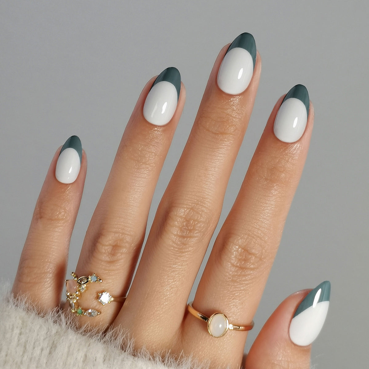 French Tip White Green Short Almond Press on Nails product image 5 | SHANGMENG®