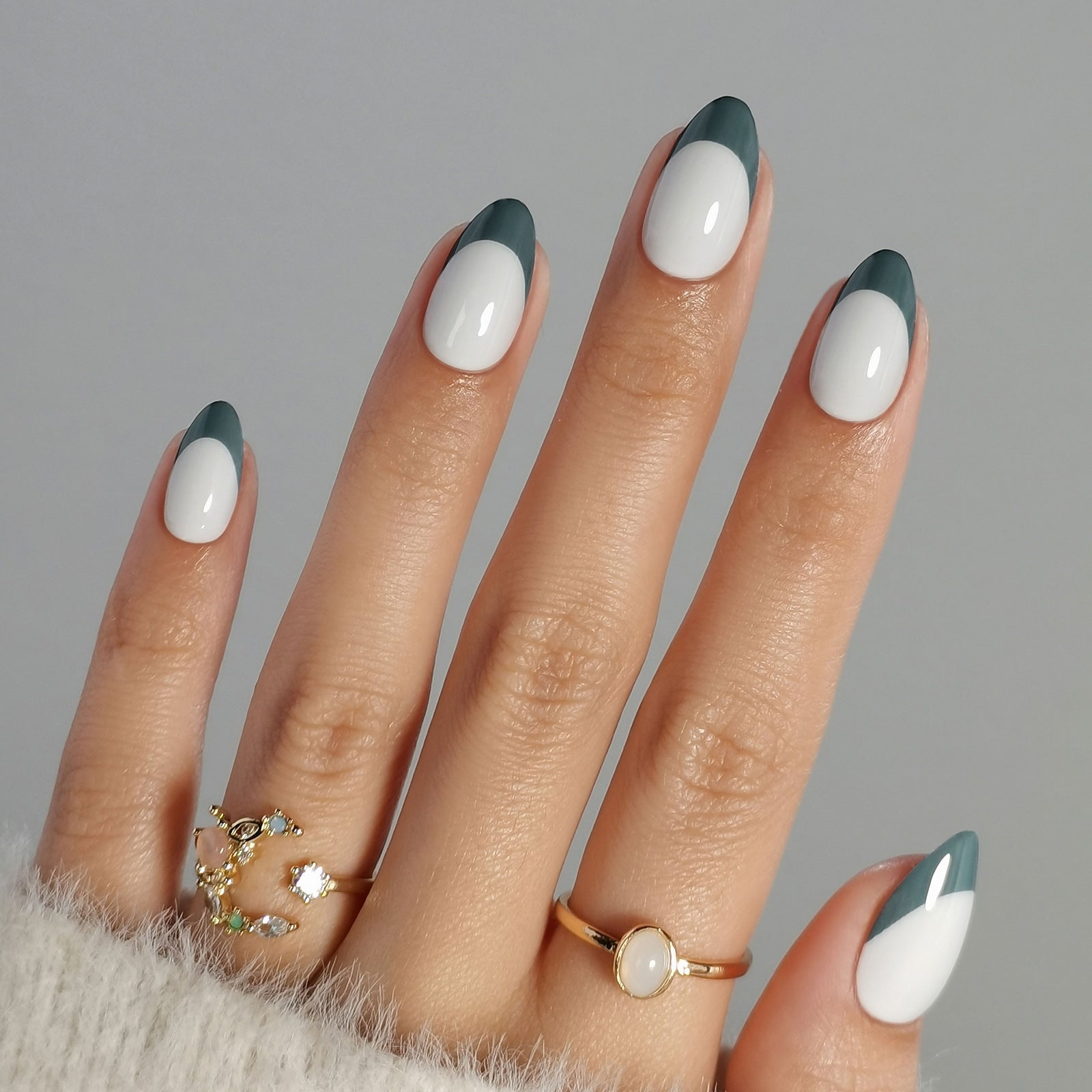 French Tip White Green Short Almond Press on Nails product image 5 | SHANGMENG®