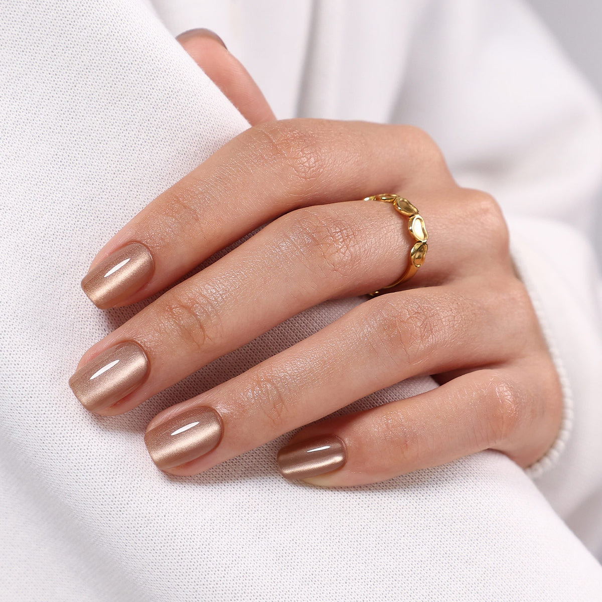 Champagne Halo Beige Cat Eye — Short Square crossed-hands lifestyle view of the short square manicure | SHANGMENG®