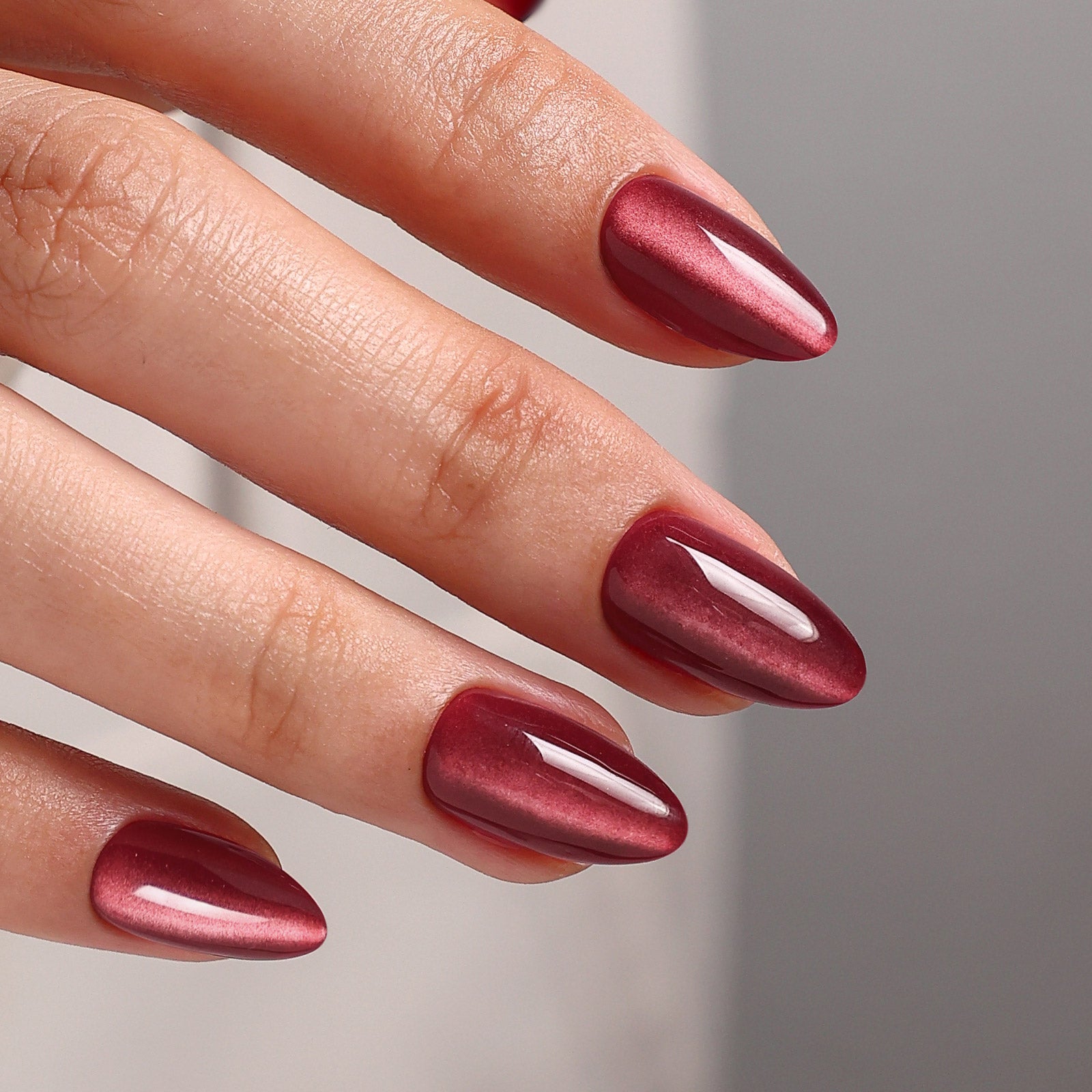 Cat Eye Burgundy Long Almond Soft Gel Press-On Nails cat-eye finish close-up detail | SHANGMENG®