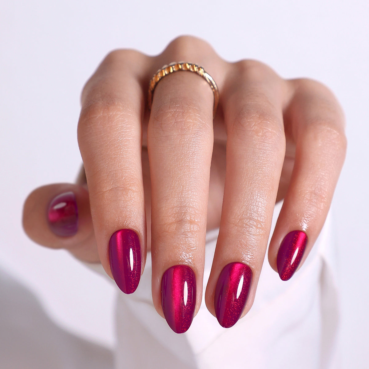 Cat Eye Plum Purple Short Almond Soft Gel Press on Nails close up detail | SHANGMENG®