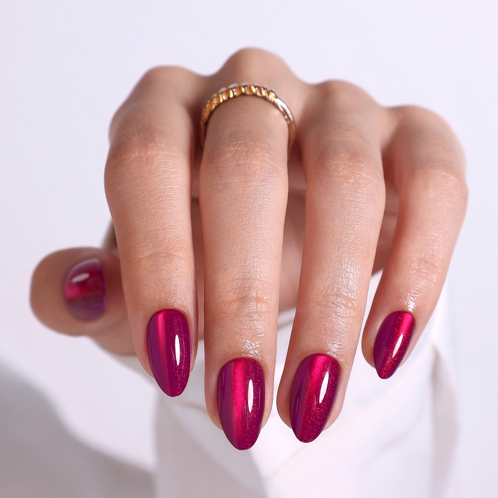 Cat Eye Plum Purple Short Almond Soft Gel Press on Nails close up detail | SHANGMENG®