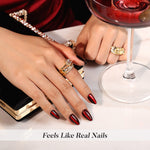 Ruby Heart unhas press-on amendoadas cat eye: cena de estilo de vida com texto da marca | SHANGMENG®