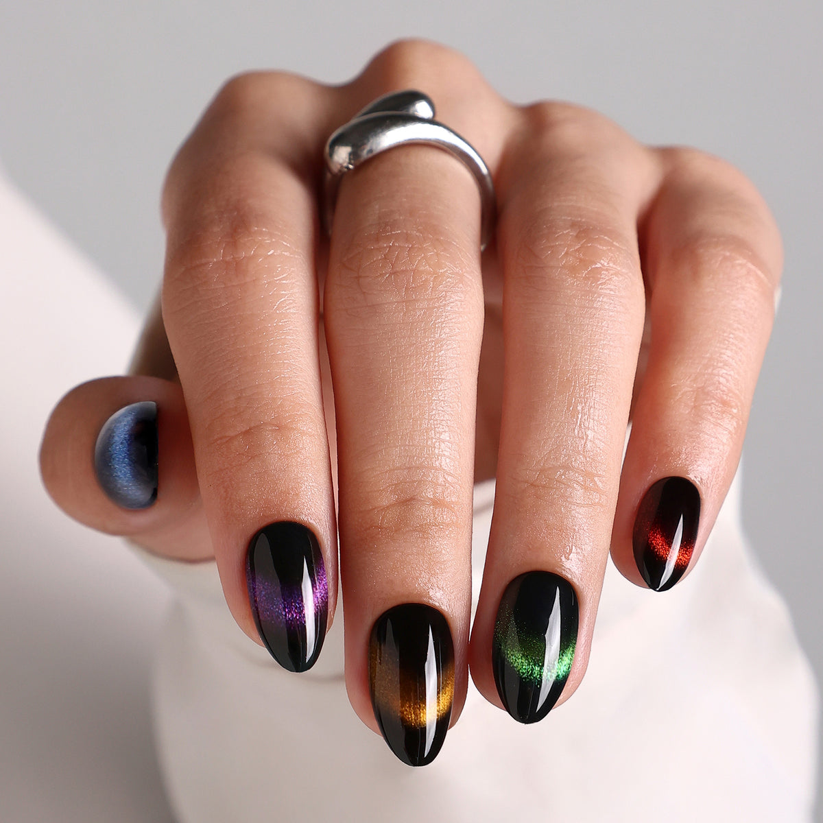 Cat Eye Short Almond Reusable Soft Gel Press-On Nails main hand model view | SHANGMENG®