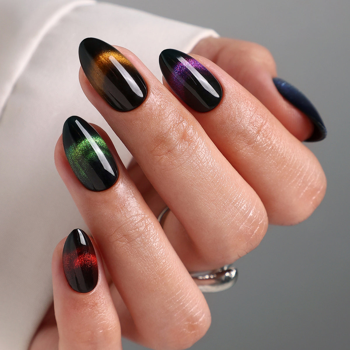 Cat Eye Short Almond Reusable Soft Gel Press-On Nails top hand model view | SHANGMENG®