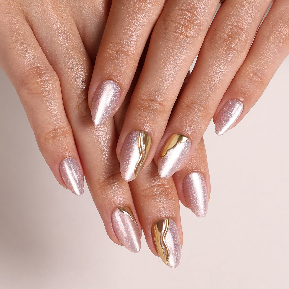 Champagne Muse Cat Eye 3D Short Almond Press-On Nails product detail view | SHANGMENG®