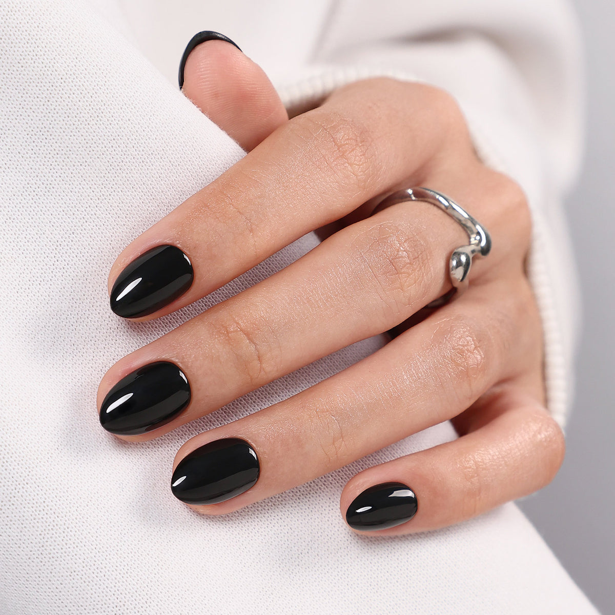 Chic Black High Gloss — Extra Short Almond side hand view showing the extra short almond profile | SHANGMENG®