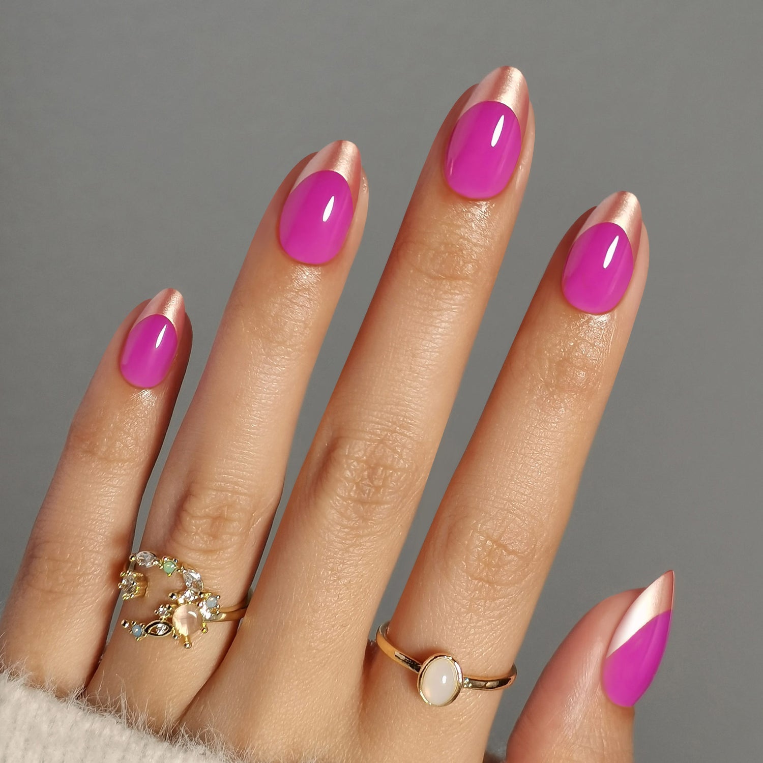 French Tip Chrome Rose Gold Short Almond Press on Nails product image 1 | SHANGMENG®