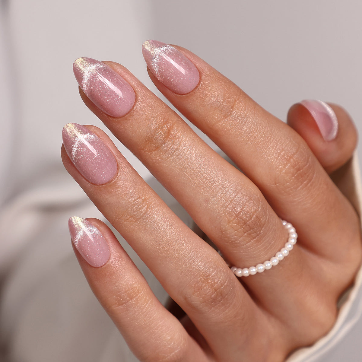First Kiss Pink Outline Cat Eye Short Almond nail detail | SHANGMENG