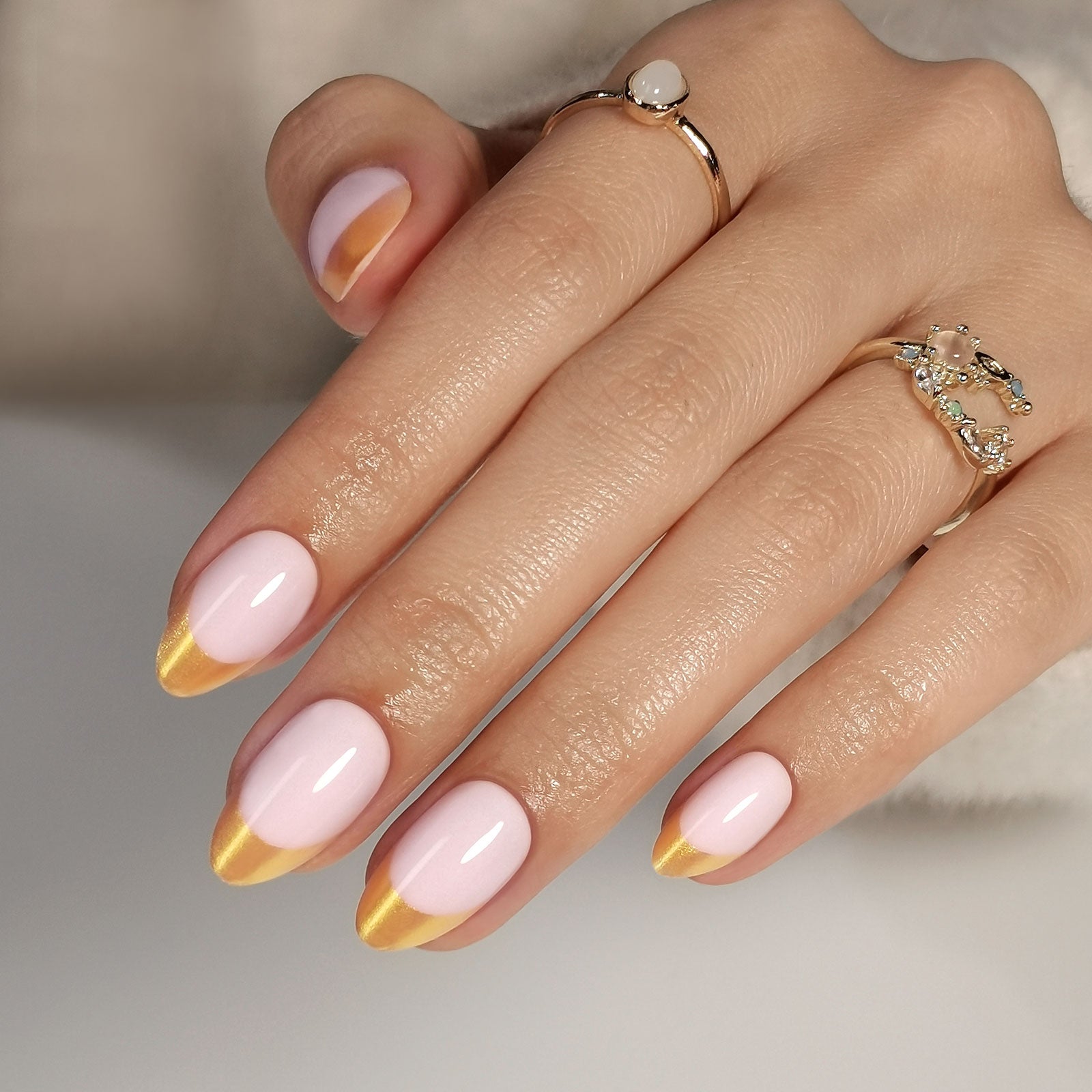 French Lilac Pink Almond Reusable Soft Gel Press-On Nails hand model close-up | SHANGMENG®