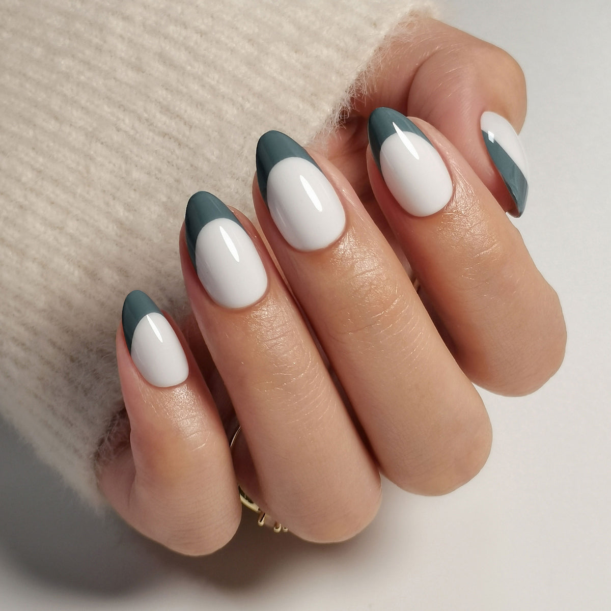 French Tip White Green Short Almond Press on Nails product image 3 | SHANGMENG®