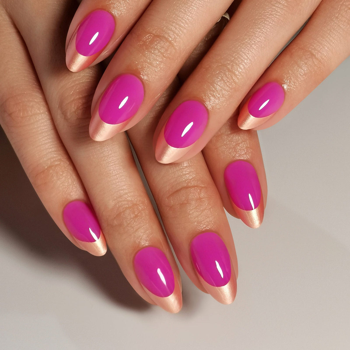 Gambar produk kuku press-on French Tip Chrome Rose Gold dengan panjang pendek dan bentuk almond 5 | SHANGMENG®