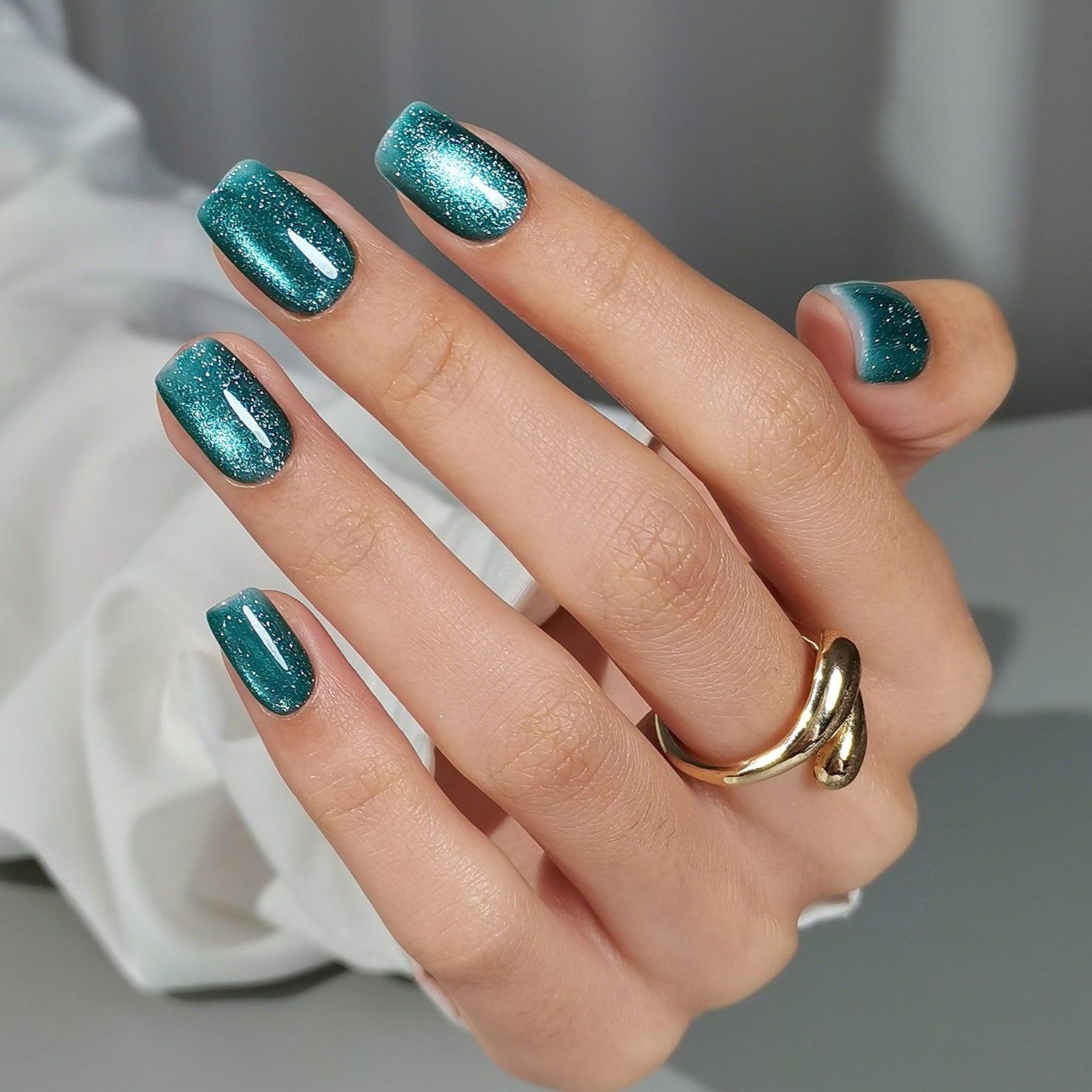 Cat Eye Emerald Green Short Square Nails
