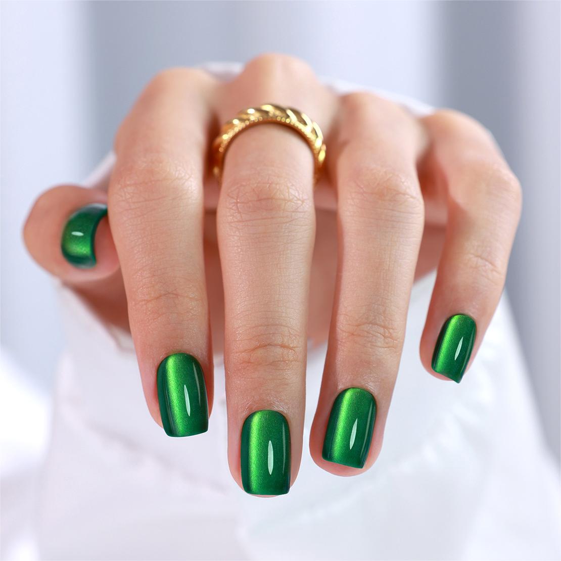 Cat Eye Green Emerald Halloween Nails