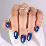Liquid Cobalt azul cromado — Almendra corta vista del producto en la mano 1 | SHANGMENG®