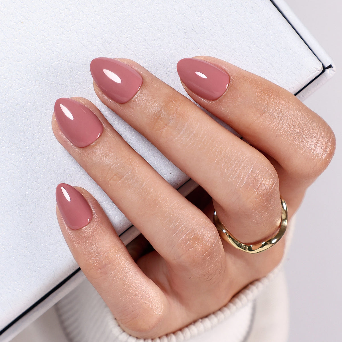 Mauve Haze Glossy Pink — Extra Short Almond finish close-up on hand | SHANGMENG®