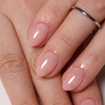 Soft Whisper Nude unhas press-on amendoadas extra curtas: vista detalhada da superfície da unha | SHANGMENG®