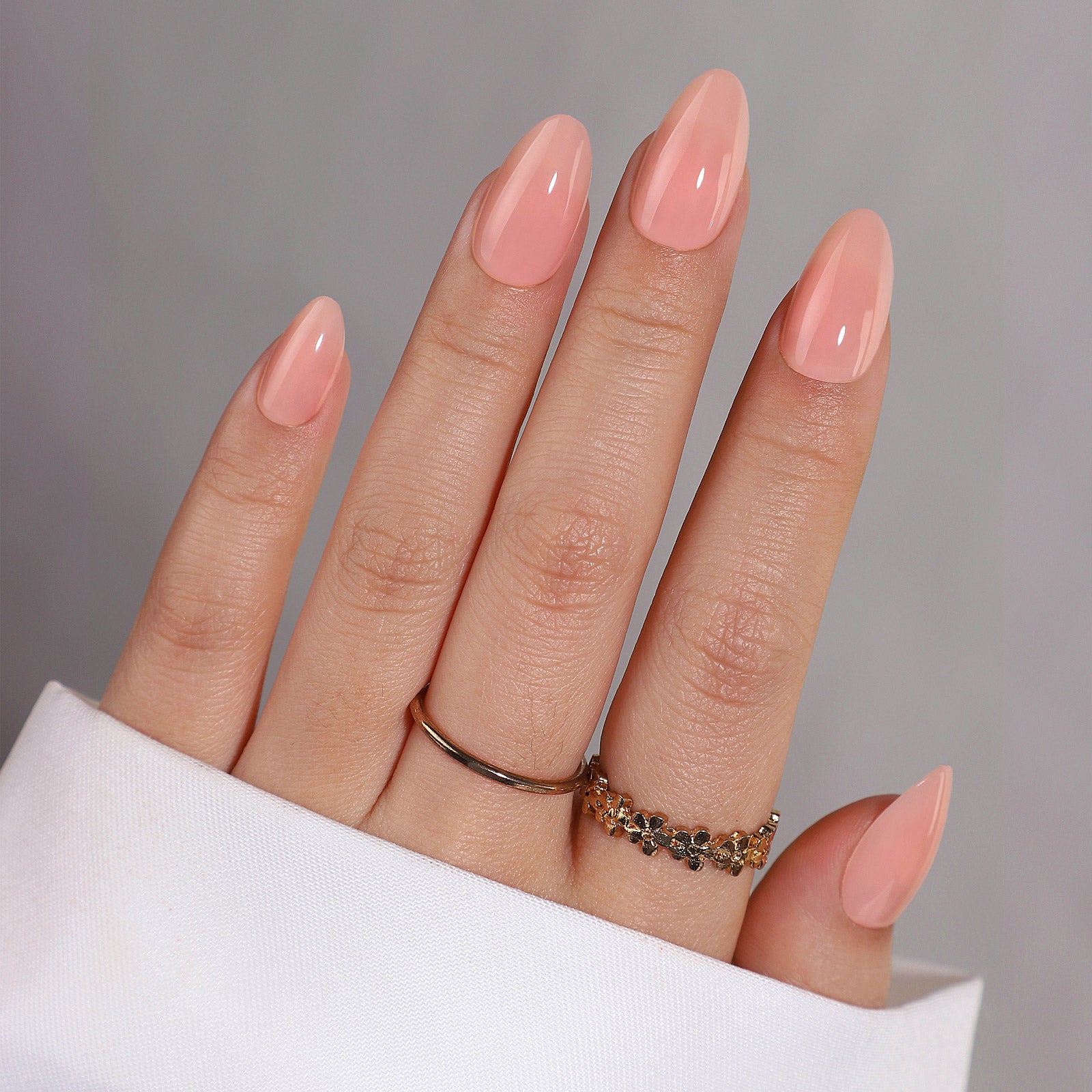 Pink Nude Short Almond Reusable Soft Gel Press-On Nails hand model detail | SHANGMENG®