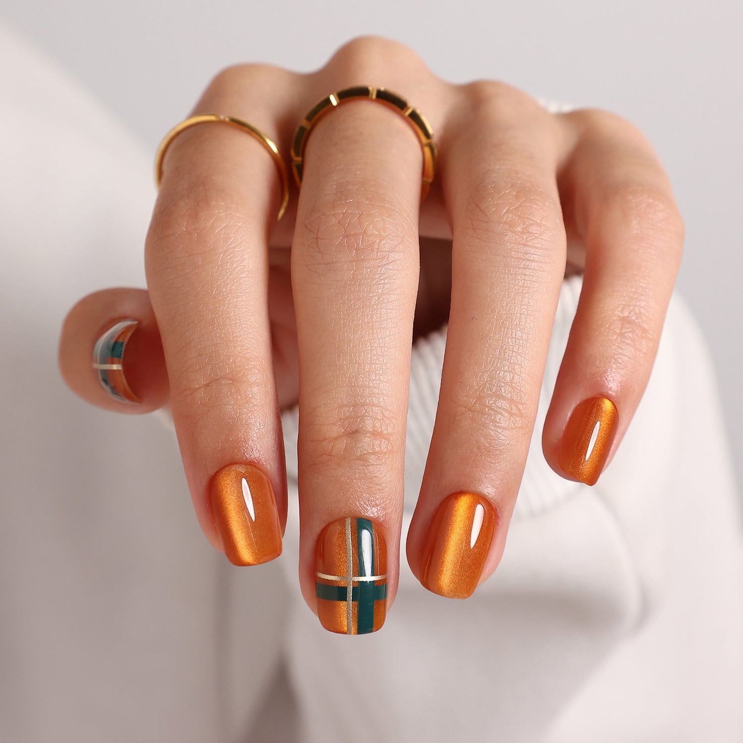 Gilded Check Salon Style Reusable Soft Gel Press on Nails product image 1 | SHANGMENG®