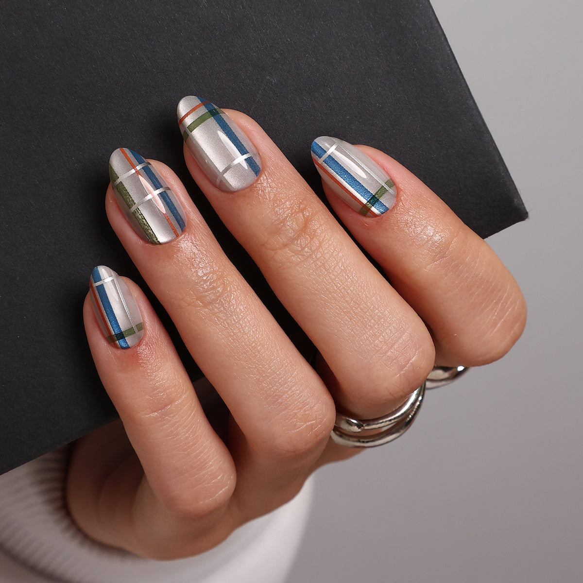 Plaid Shimmer Salon Style Reusable Soft Gel Press on Nails product image 1 | SHANGMENG®