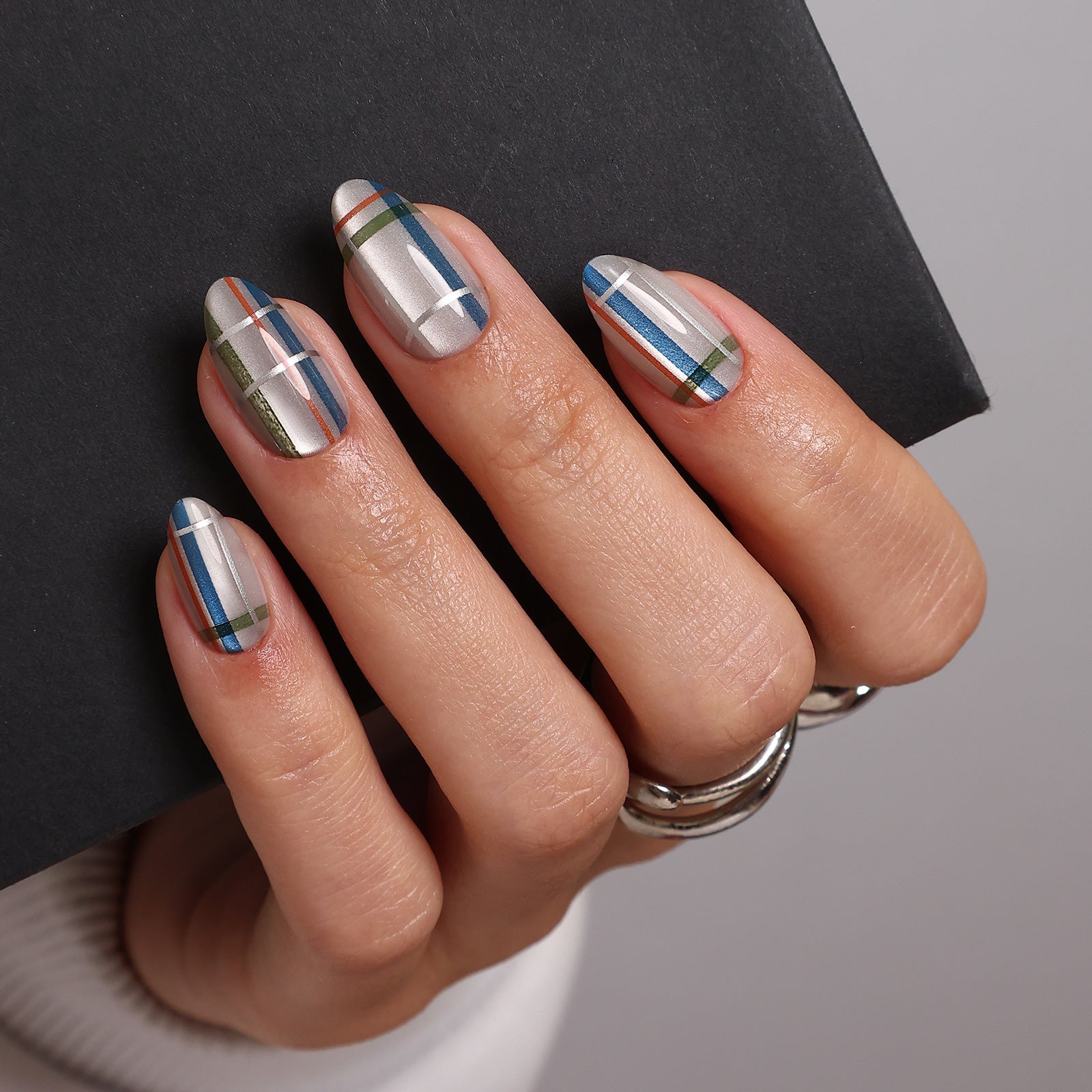 Plaid Shimmer Salon Style Reusable Soft Gel Press on Nails product image 1 | SHANGMENG®