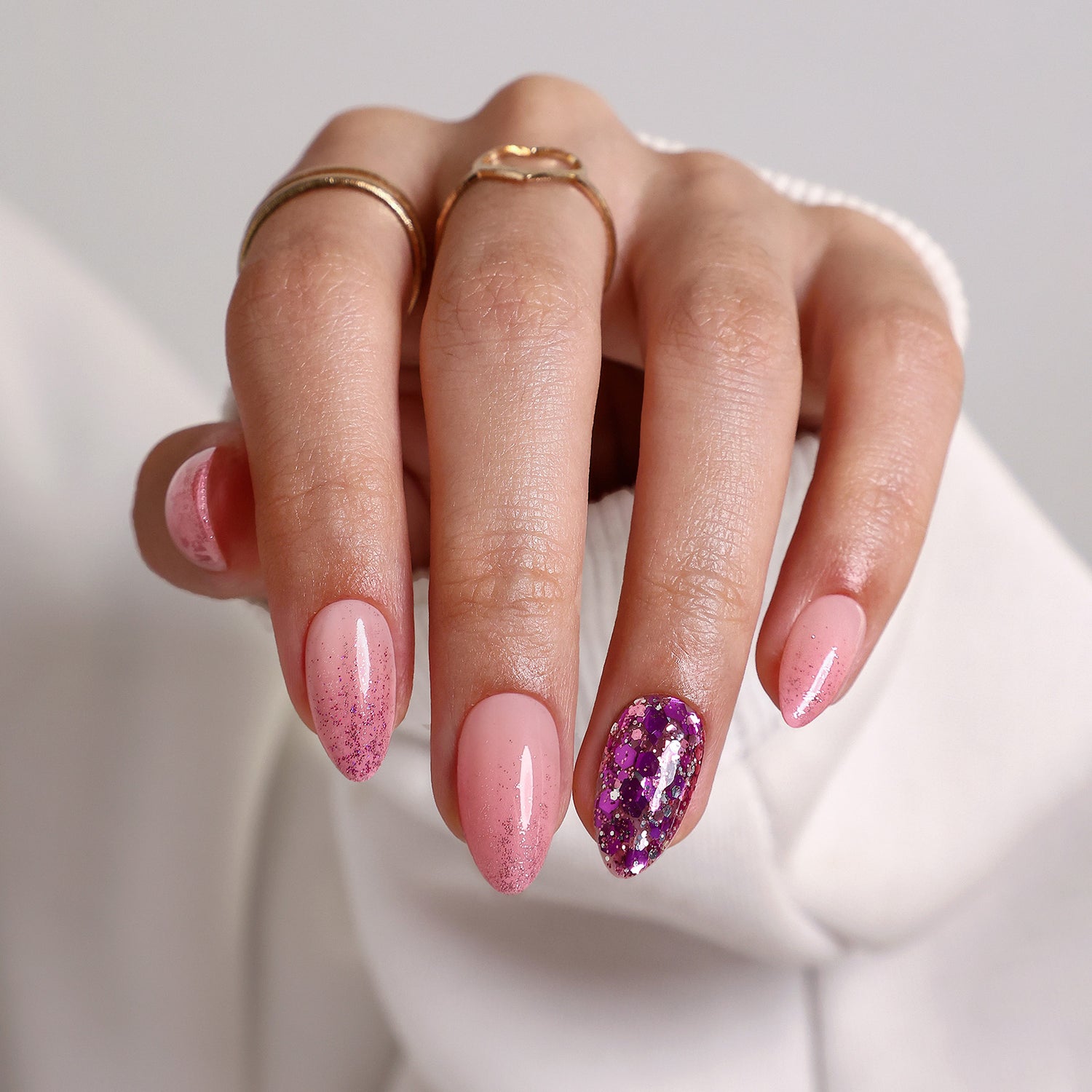 Rose Quartz Crush Reusable Soft Gel Press on Nails product image 1 | SHANGMENG®