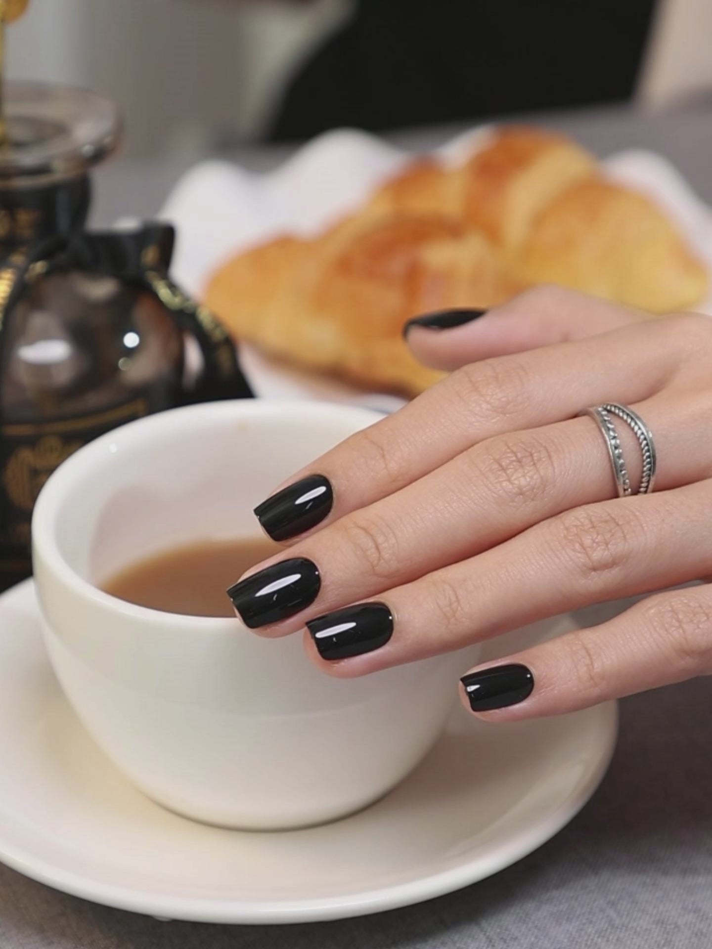 Classic Black Gel Press on Nails salon quality value comparison | SHANGMENG®