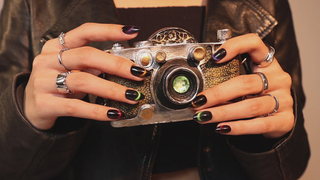 Aurora Muse Cat Eye Short Almond Press-On Nails product video | XNMY375(MH-3)