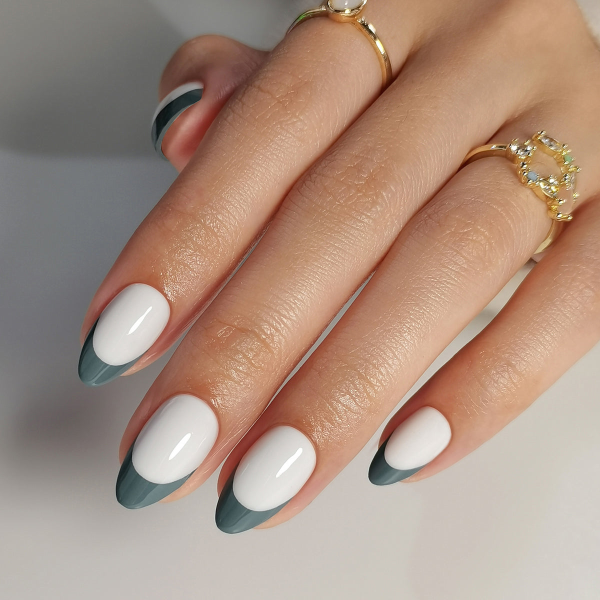 French Tip White Green Short Almond Press on Nails product image 6 | SHANGMENG®