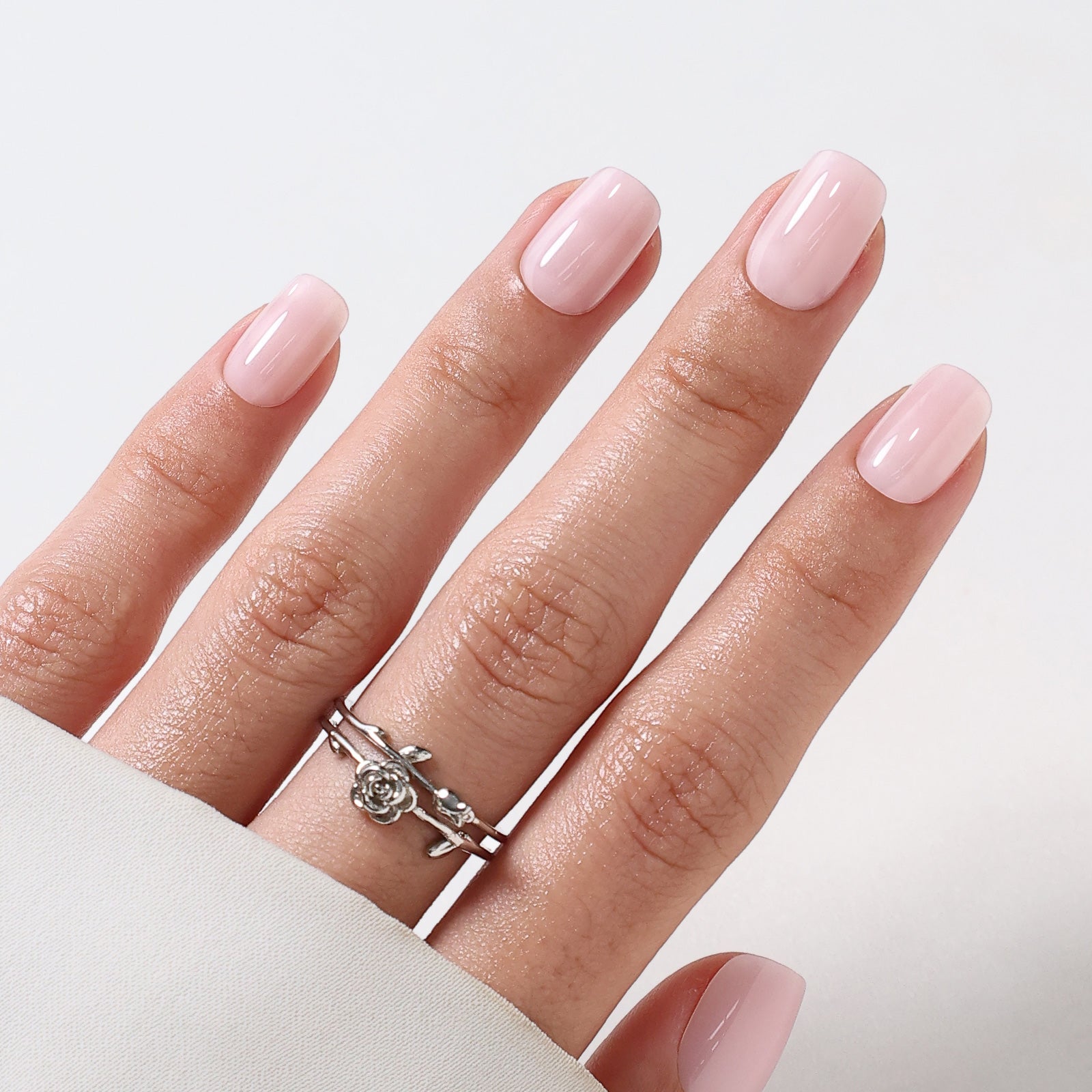 Soap Blush Pink Short Square Soft Gel Press-On Nails hand model detail | SHANGMENG®
