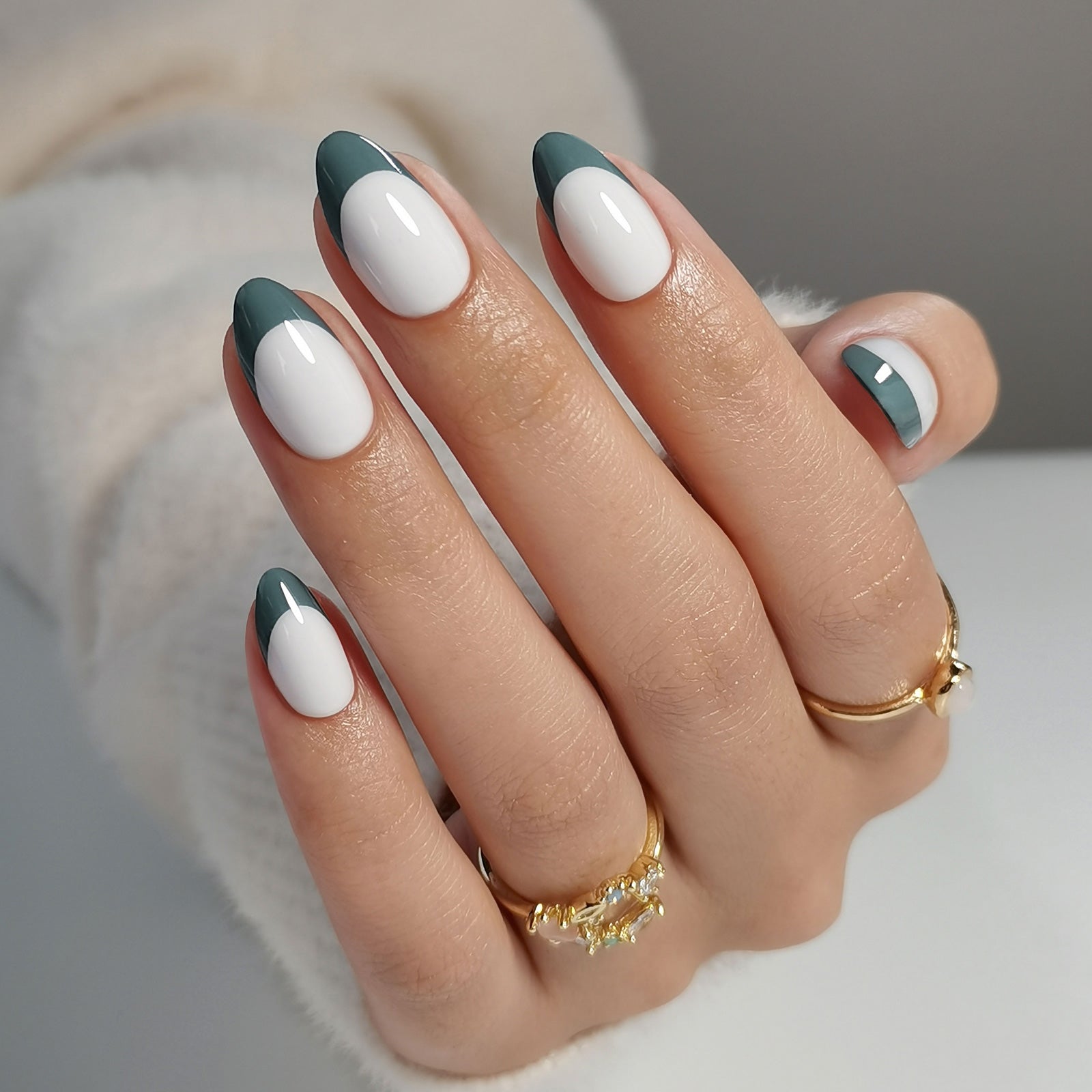 French Tip White Green Short Almond Press on Nails product image 2 | SHANGMENG®