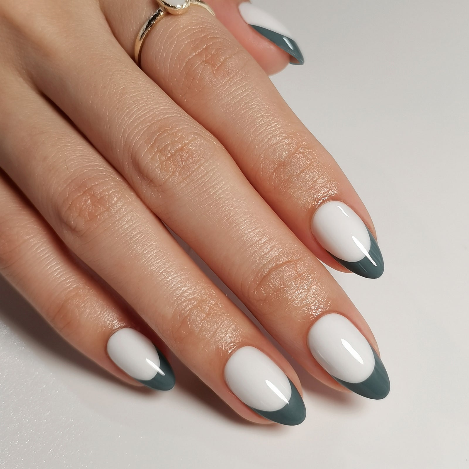 French Tip White Green Short Almond Press on Nails product image 8 | SHANGMENG®
