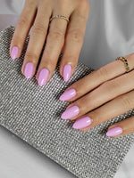Youth Pink Brillo — Almendra corta en la mano, vista de ambas manos | SHANGMENG®